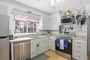 53 Edison Ave, Pittsfield, MA 01201 - Photo 9