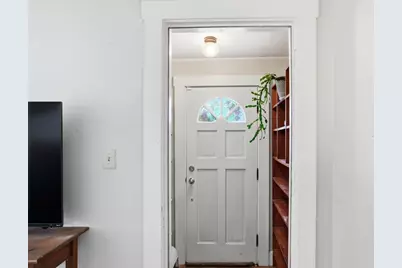 34 Plympton St, New Bedford, MA 02745 - Photo 9
