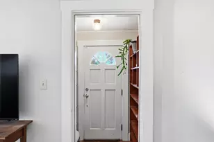 34 Plympton St, New Bedford, MA 02745 - Photo 9