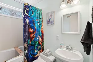 34 Plympton St, New Bedford, MA 02745 - Photo 15