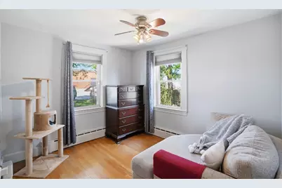 34 Plympton St, New Bedford, MA 02745 - Photo 13