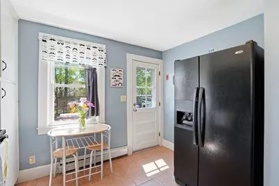 34 Plympton St, New Bedford, MA 02745 - Photo 5