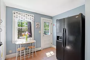 34 Plympton St, New Bedford, MA 02745 - Photo 5