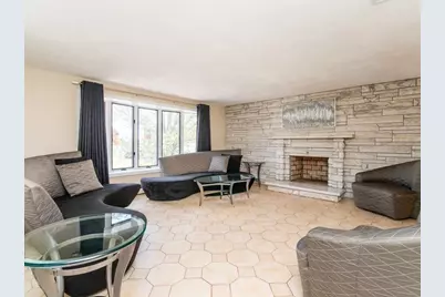 7 Rivers Ln, Stoneham, MA 02180 - Photo 3