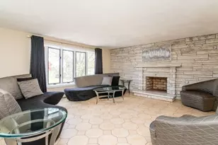7 Rivers Ln, Stoneham, MA 02180 - Photo 3