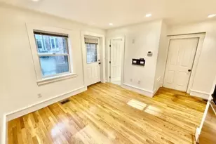 11 Thacher Ct, Boston, MA 02113 - Photo 19