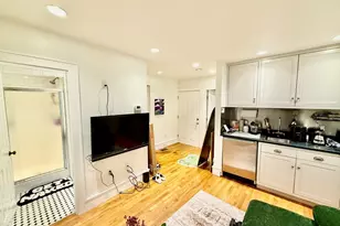 11 Thacher Ct, Boston, MA 02113 - Photo 5