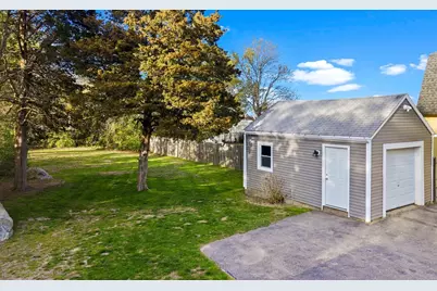 372 Buffinton St, Somerset, MA 02726 - Photo 33