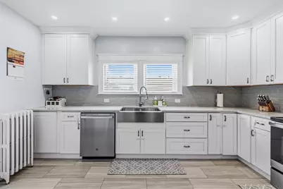 372 Buffinton St, Somerset, MA 02726 - Photo 7