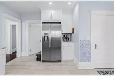 372 Buffinton St, Somerset, MA 02726 - Photo 9