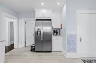 372 Buffinton St, Somerset, MA 02726 - Photo 9