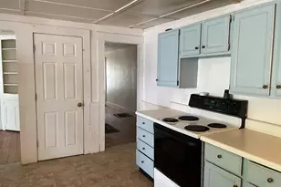 2 Franklin St, Buckland, MA 01338 - Photo 11