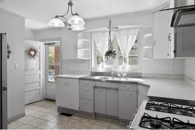686 Cohannet St, Taunton, MA 02780 - Photo 5