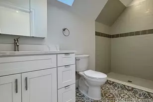38 Laurel St, Somerville, MA 02143 - Photo 7