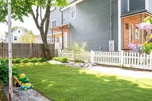 16 Charles St, Watertown, MA 02472 - Photo 33