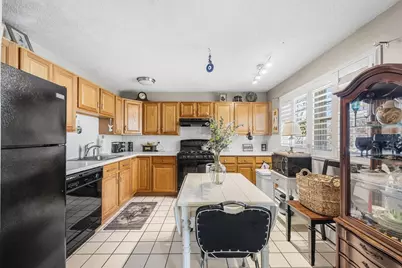 68 Edgelawn Ave #9, North Andover, MA 01845 - Photo 7