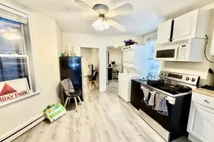 14 Cleveland Pl, Boston, MA 02113 - Photo 5