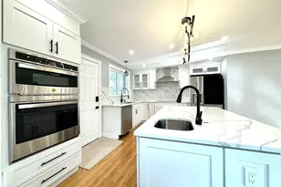 51 Elm St, Belmont, MA 02478 - Photo 9