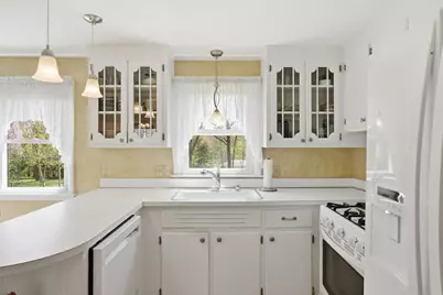 7 Joseph Ave, Westfield, MA 01085 - Photo 11