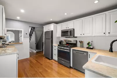 894 East 2nd St, Boston, MA 02127 - Photo 9