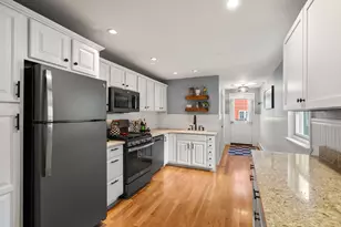 894 E 2nd St, Boston, MA 02127 - Photo 11