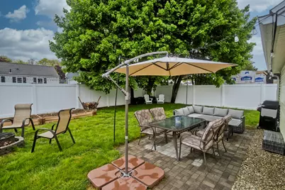 4 Jean Dr, Springfield, MA 01104 - Photo 7