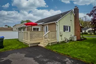 4 Jean Dr, Springfield, MA 01104 - Photo 11