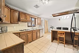 128 Windsor St, Fall River, MA 02723 - Photo 17