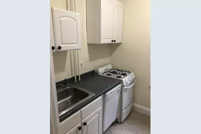 352 Riverway #8, Boston, MA 02115 - Photo 1