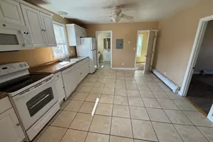 62 Benefit St, Attleboro, MA 02703 - Photo 7