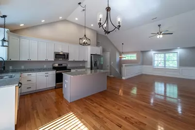 31 Scenic Dr, Worcester, MA 01602 - Photo 3