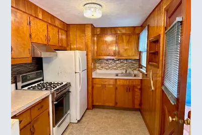 6 Atwood St, Wakefield, MA 01880 - Photo 5