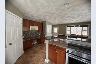 81 N Main St, Bellingham, MA 02019 - Photo 9