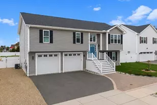 117 Farland Cir, New Bedford, MA 02745 - Photo 1