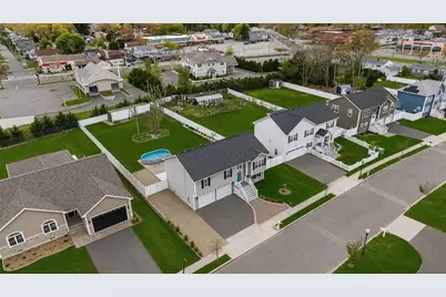 117 Farland Cir, New Bedford, MA 02745 - Photo 3
