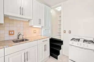 389 Commonwealth Ave, Boston, MA 02115 - Photo 11