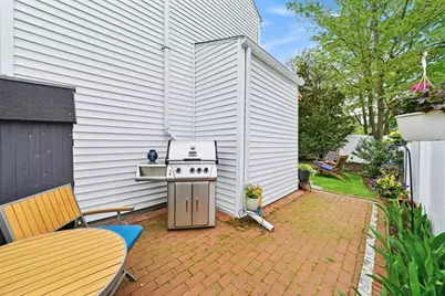 11 Beacon St, Woburn, MA 01801 - Photo 35