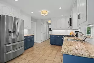 215 Rolling Meadow Dr, Holliston, MA 01746 - Photo 5