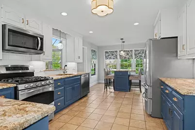 215 Rolling Meadow Dr, Holliston, MA 01746 - Photo 3