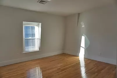 4 Osgood St #3, Somerville, MA 02143 - Photo 5