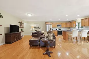 47 Terry Ln, Plainville, MA 02762 - Photo 5