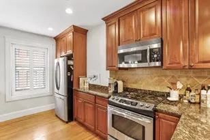 130 Myrtle St, Boston, MA 02114 - Photo 5