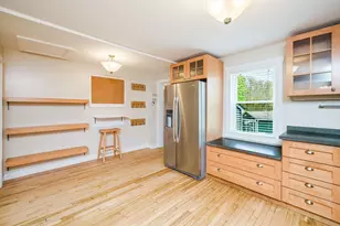323 Warhurst Ave, Swansea, MA 02777 - Photo 7