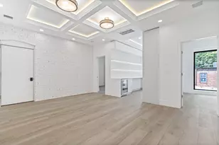 1578 Beacon St, Boston, MA 02446 - Photo 5