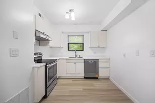 8 Jackson St, Quincy, MA 02169 - Photo 7