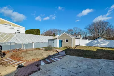 325 Park Ave, New Bedford, MA 02745 - Photo 11