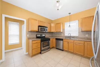 34 Sherman St, New Bedford, MA 02740 - Photo 3