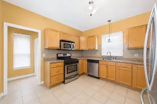 34 Sherman St, New Bedford, MA 02740 - Photo 3