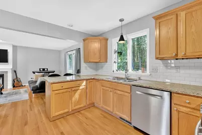 18 Yorkshire Pl, East Longmeadow, MA 01028 - Photo 9
