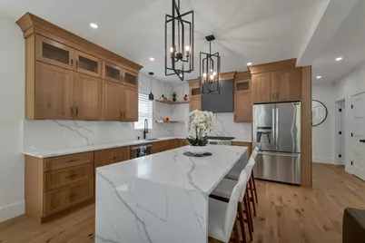 22 Harvard St, Somerville, MA 02143 - Photo 5